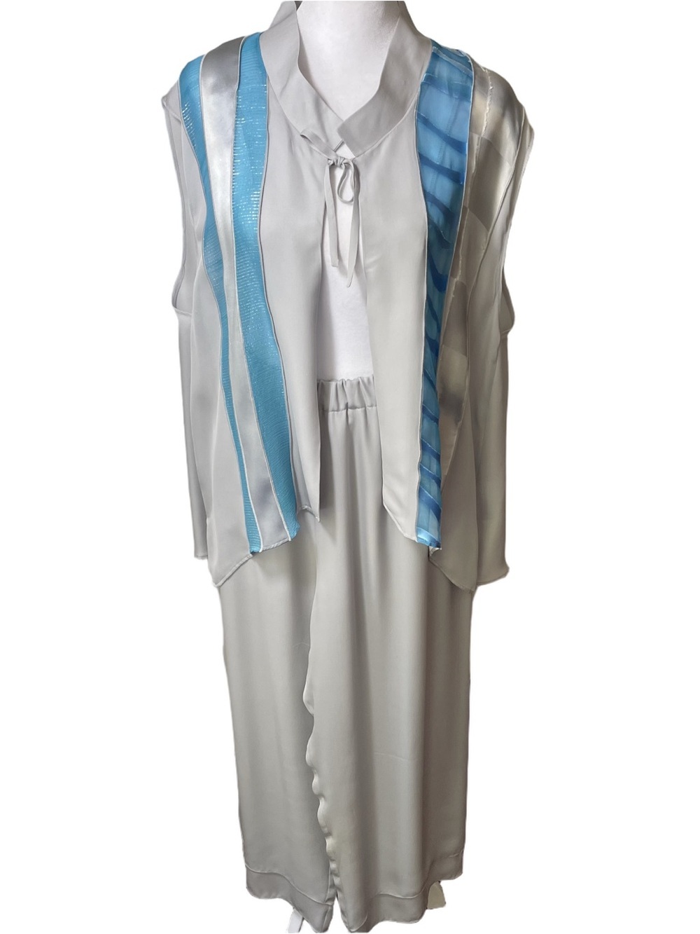 Louise Blumberg Two-Piece Silk Vest and Wide Leg Pant Set Silver Gray Aqua Blue